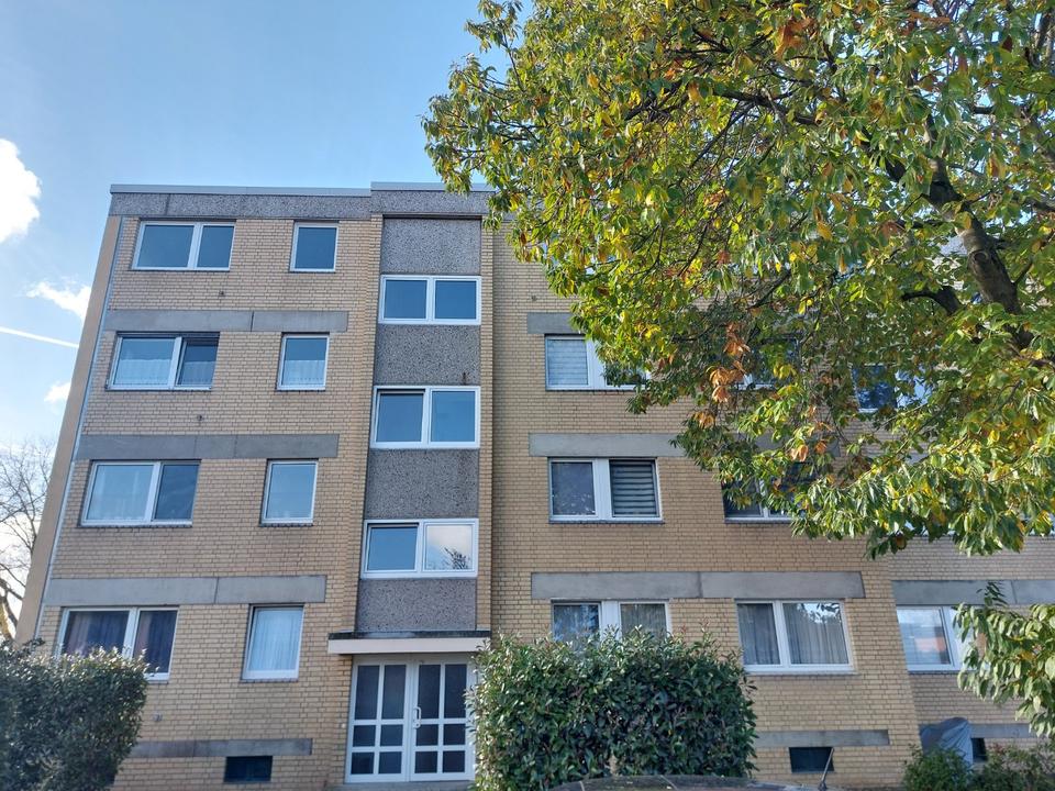 Thumbnail-Kernsanierte 4 Zimmerwohnung mit Aussicht in Sindorf