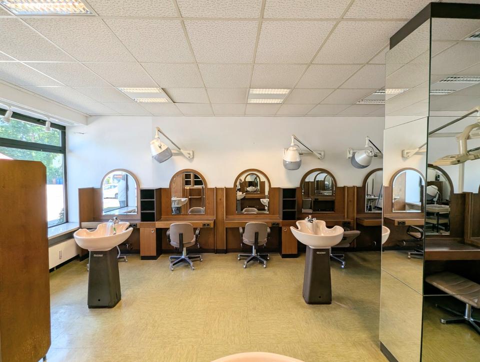 Thumbnail-Gewerbefläche mit Schaufenster, Parkplätzen & Lagerräumen in Obermenzing