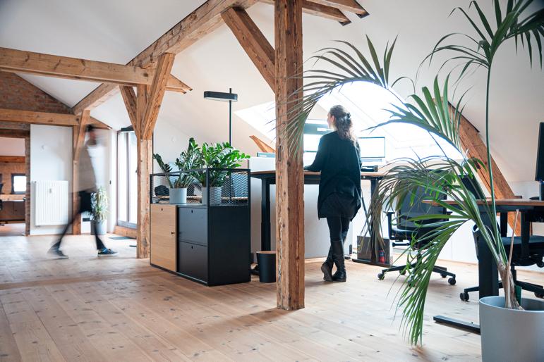 Thumbnail-Fix-Desk Leipzig: Dein eigener High-End-Arbeitsplatz im Plagwitz