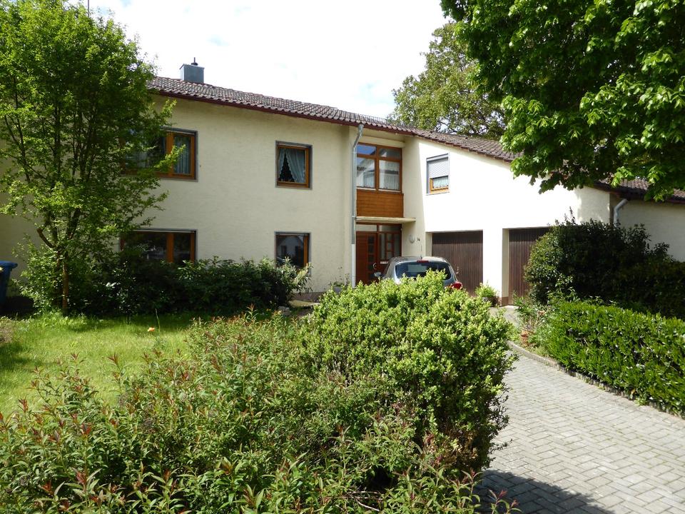 Thumbnail-Wohnhaus Bj. 1964, 614172qm sehr gute ruhige Lage, Lindenhof