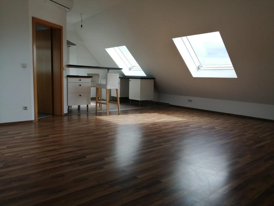 Thumbnail-Perfekte Aufteilung auf 80 qm und 2-Zimmer. Begeh.Kleiderschr.