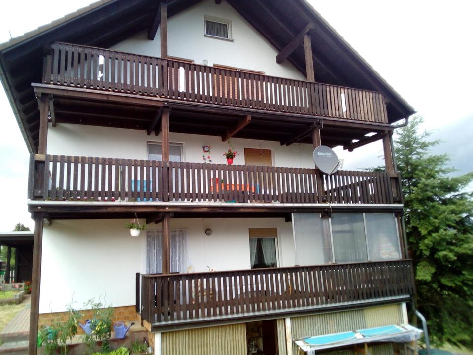 Thumbnail-Dreifamilienhaus mit großem Hanggrundstück