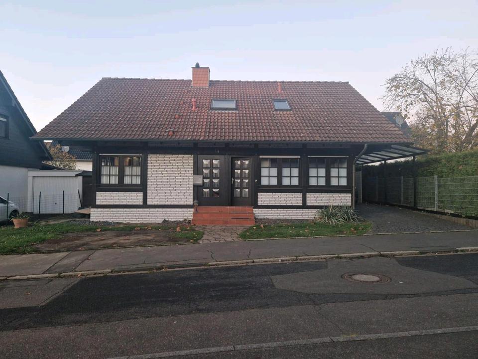 Thumbnail-Frechen- Einfamilienhaus mit Apartment