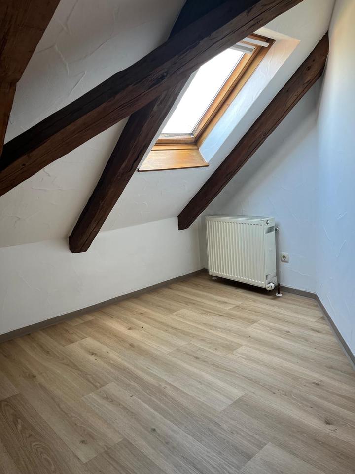 Thumbnail-Dachwohnung ein einem vier-Familienwohnhaus 400 Euro