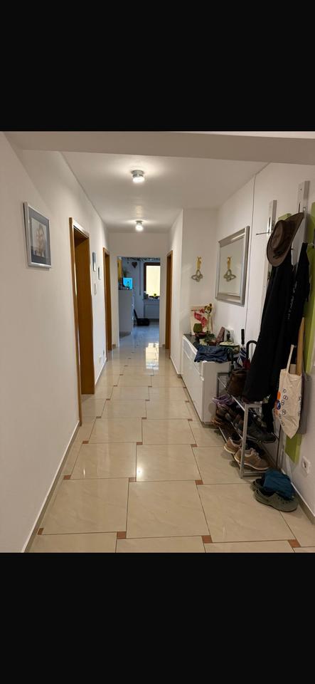 Thumbnail-4-Zimmer Wohnung mit Gartenanteil in ruhiger Hanglage