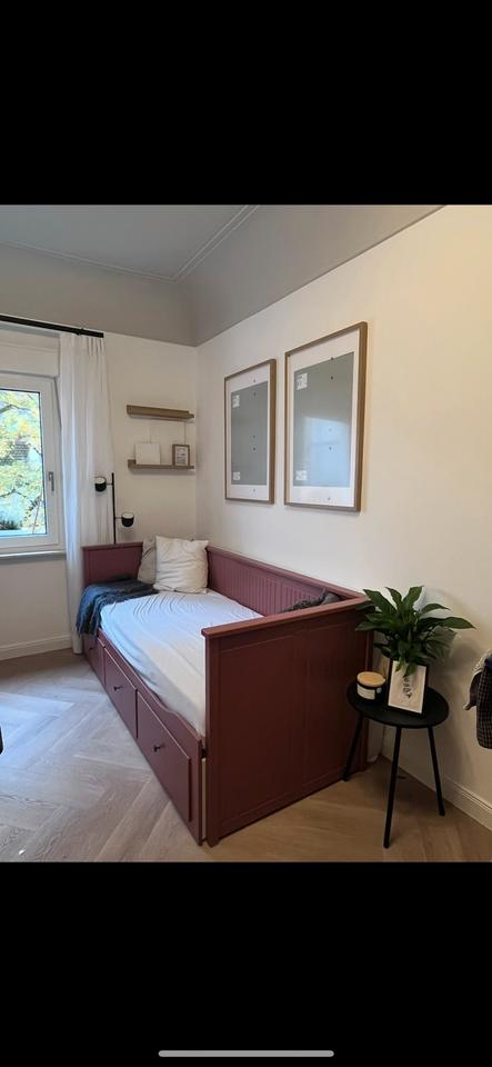 Thumbnail-Möbliertes Balkon-Zimmer am Dutzendteich – only Girls WG