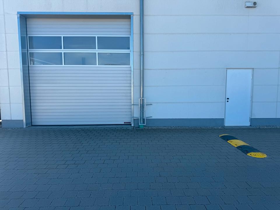 Thumbnail-Hochwertige Gewerbefläche ,Büro mit Rolltor zu vermieten