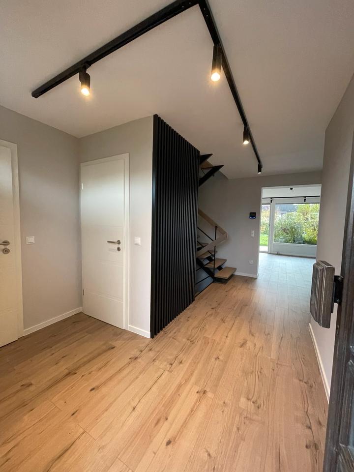 Thumbnail-RESERVIERT - Modernes Reihenmittelhaus in zentraler Lage