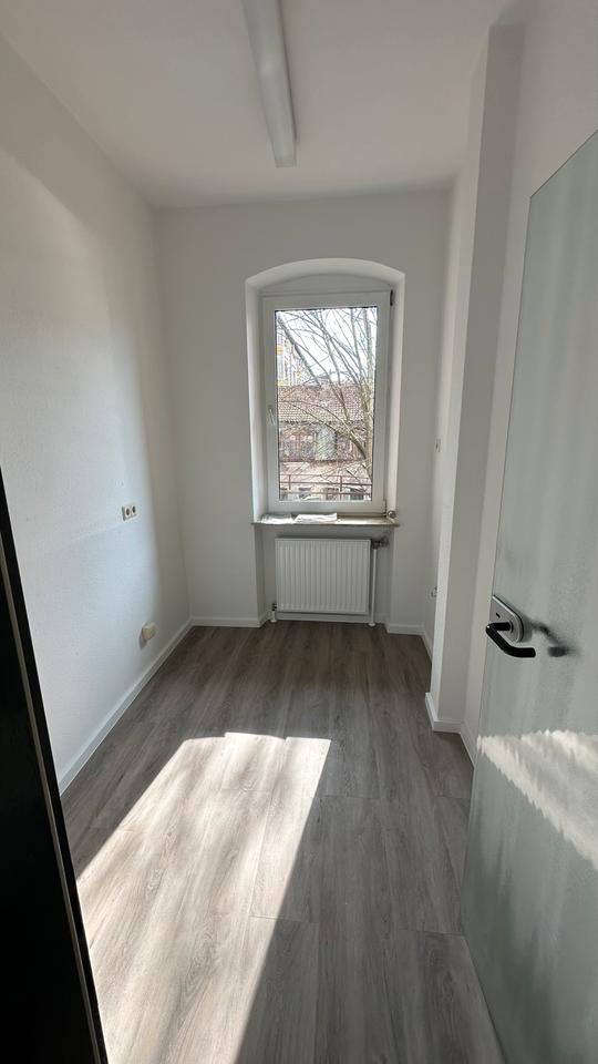 Thumbnail-Raum zur Miete in Kosmetikstudio