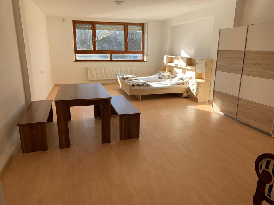 Thumbnail-Großes, möbliertes 1-Zi.-Apartment mit separater Küche und Bad