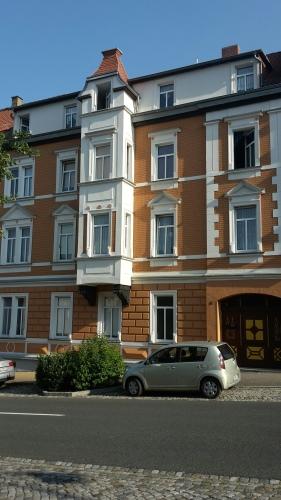 Thumbnail-altersgerechte kleine Wohnung mit Einbauküche im Zentrum von Nossen