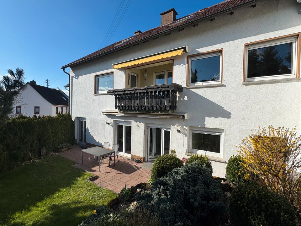 Thumbnail-Großzügiges ZFH mit Garten und 2 Garagen in Waldems-Esch