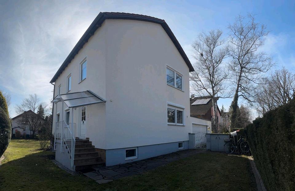 Thumbnail-Haus mit Mietwohnungen, Doppelgarage und großem Grundstück