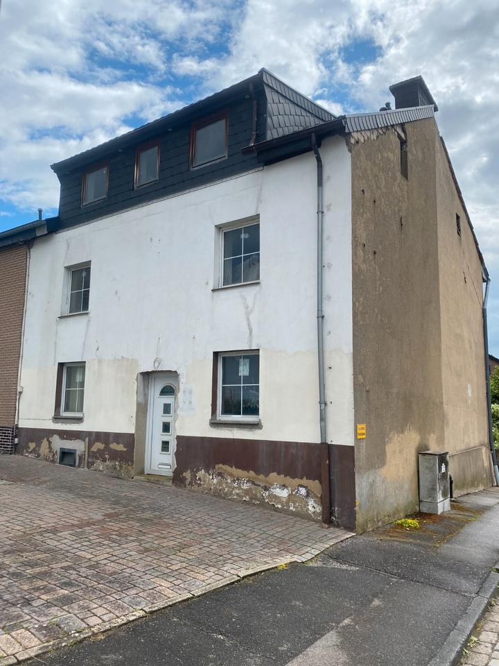 Thumbnail-Handwerkerobjekt mit Potenzial – Wohnhaus in Eschweiler-Volkenrat