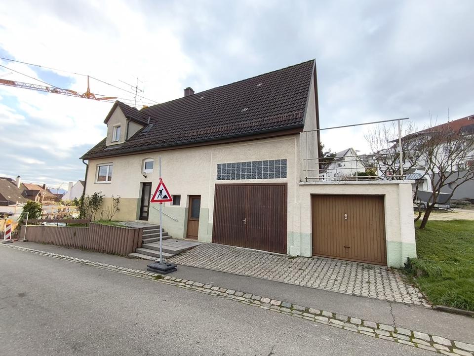 Thumbnail-Modernisiertes Einfamilienhaus mit großem Garten