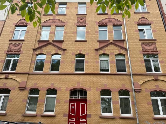 Thumbnail-komplett renovierte Dachgeschosswohnung mit Einbauküche im Zentrum