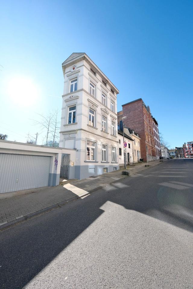Thumbnail-Nähe RWTH: Denkmalgeschütztes Mehrfamilienhaus und Doppelgarage