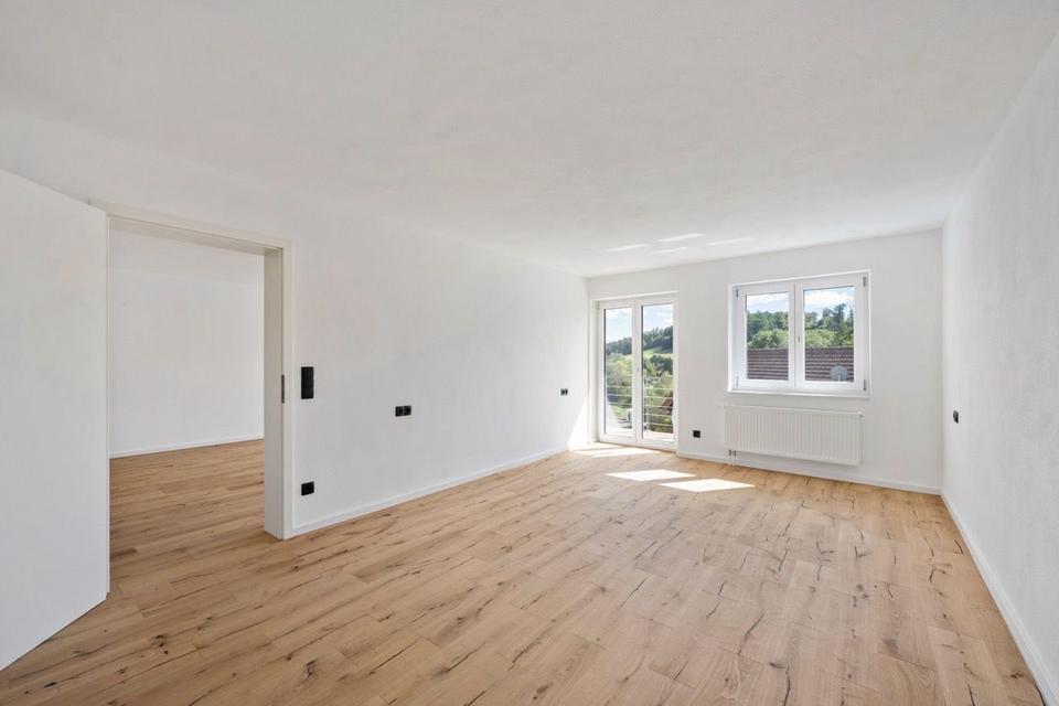 Thumbnail-2,5 Zimmer Wohnung in Birkert mit Terrasse und Balkon