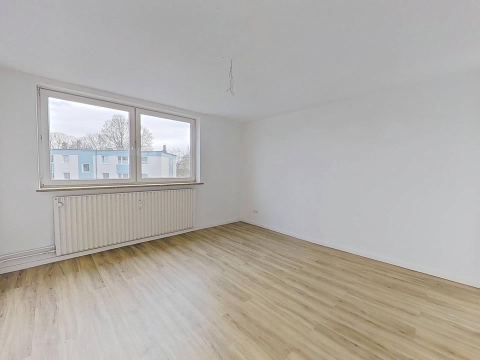 Thumbnail-Renovierte 2-Zimmer-Wohnung mit EBK und BALKON