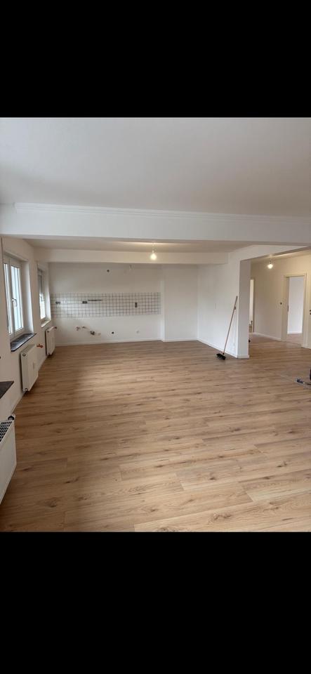 Thumbnail-Modernisierte 4- Zimmer- Wohnung mit Balkon und Glasfaser