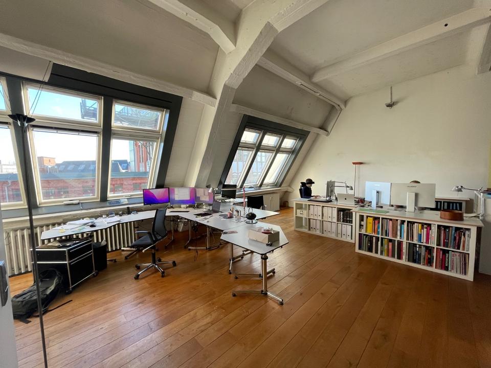 Thumbnail-Top ausgestatteter Grafik-Arbeitsplatz, Bürogemeinschaf Friedenau
