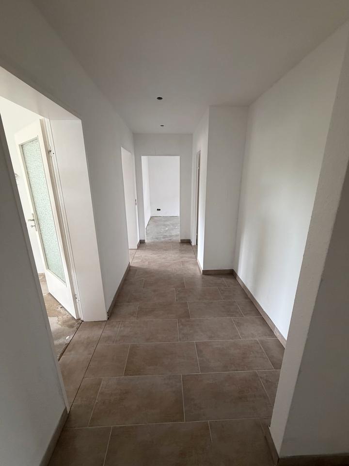 Thumbnail-3 Zimmer Wohnung mit Balkon in Bahnhofs und Stadtnähe zu Vermiete