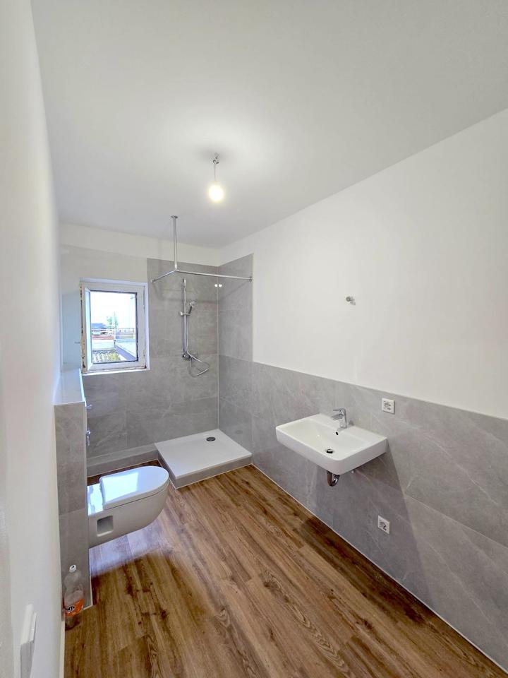 Thumbnail-kernsanierte, moderne 2-Zi-Whg mit Balkon ab sofort