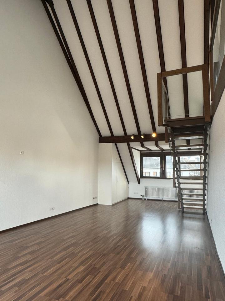 Thumbnail-Großräumige Maisonette-Wohnung mit Ihren Renovierungswünschen!