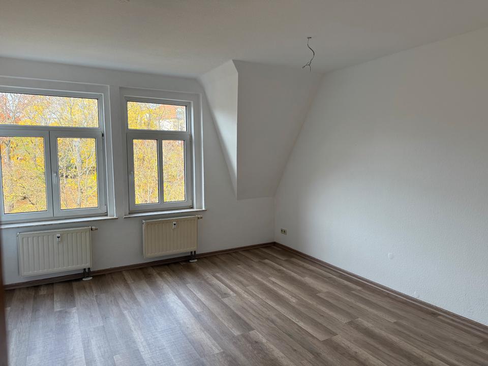 Thumbnail-Schöne 2 Zimmer DG-Wohnung mit wunderschöner Aussicht