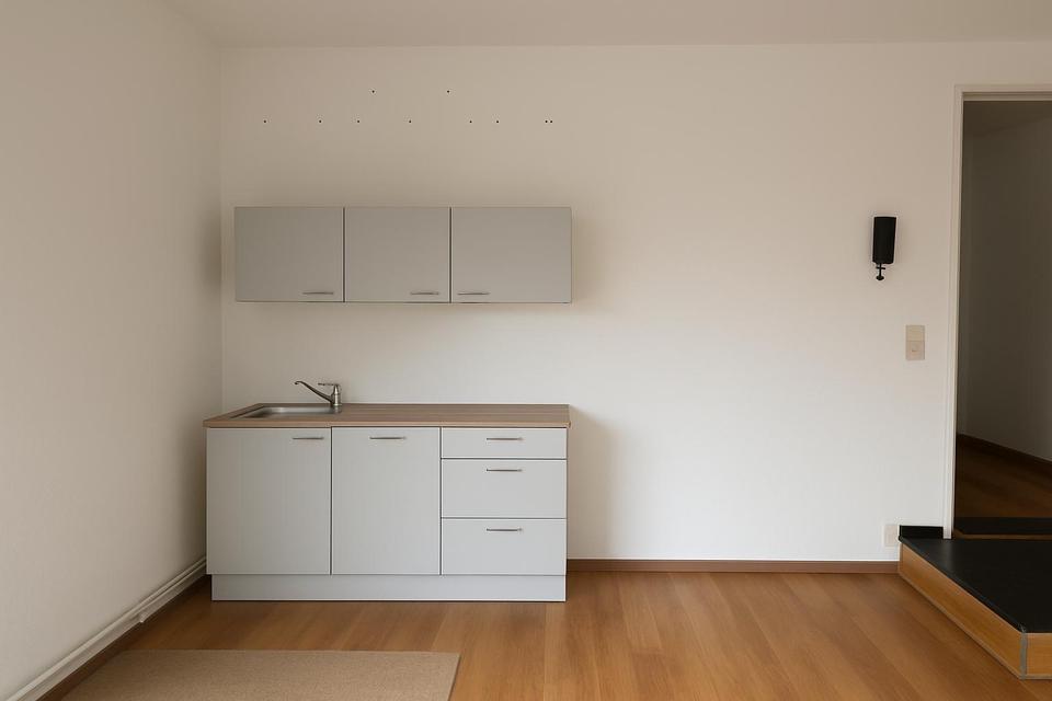 Thumbnail-1-Zimmer Souterrainwohnung in zentraler Lage in Detmild