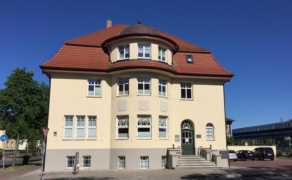 Thumbnail-Helle 2-Zimmer-Wohnung im 2. OG, Einbauküche & Abstellkammer