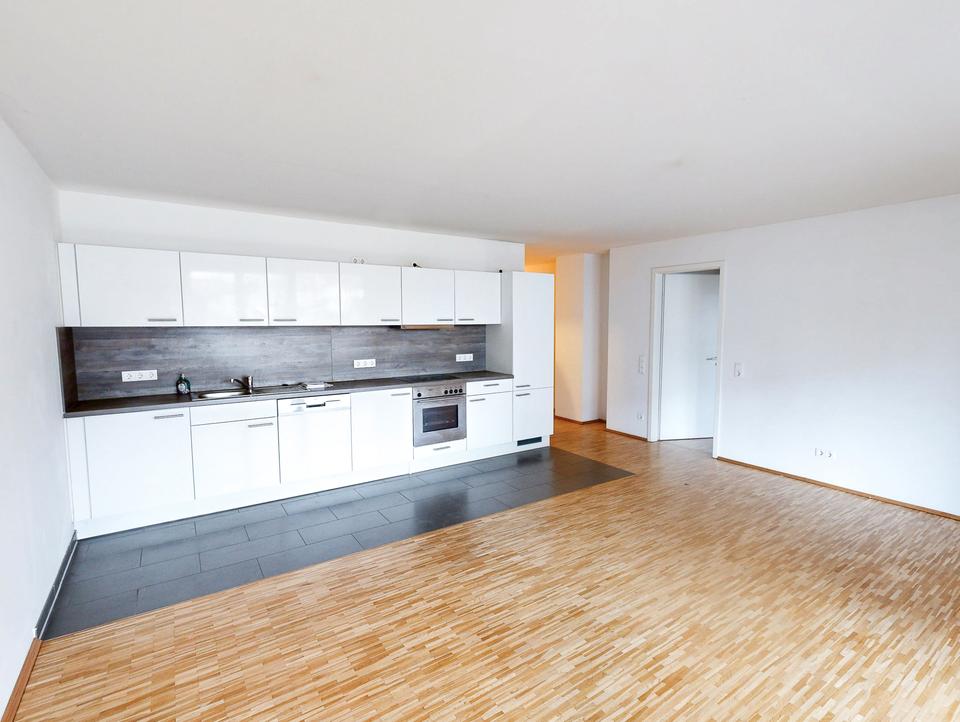 Thumbnail-Modernes Familienzuhause mit Terrasse, Balkon und zwei Bädern