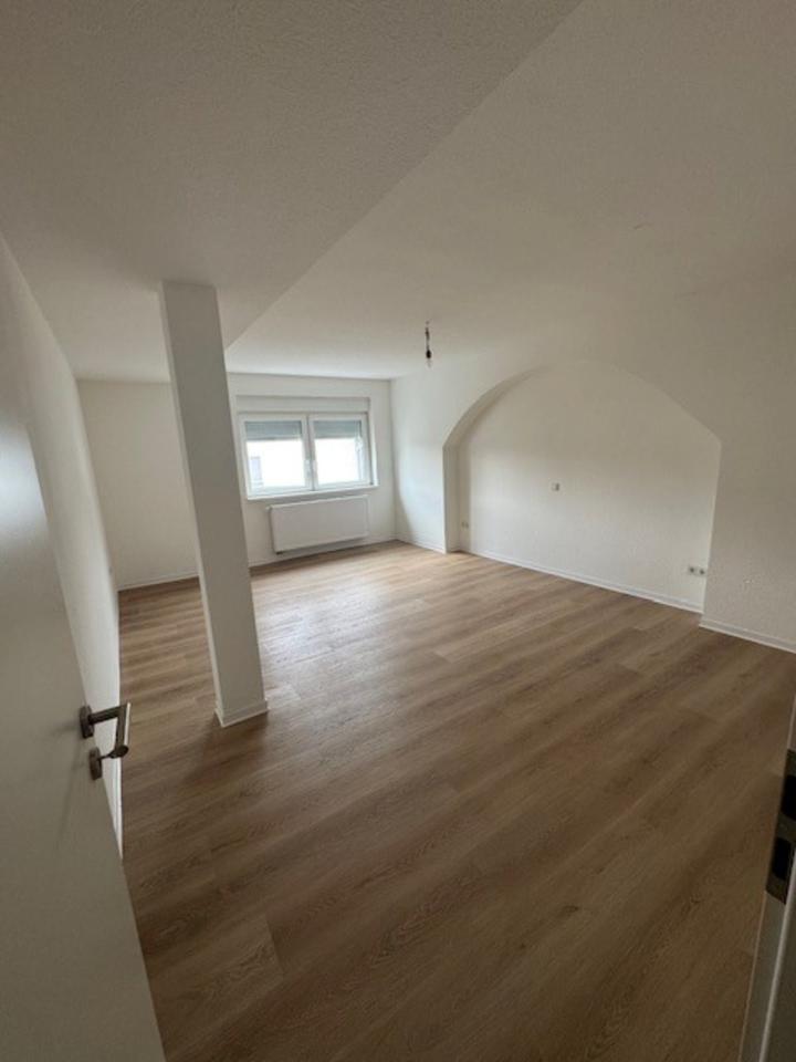 Thumbnail-Großzüg. 5-Zimmer-Wohnung 160 m² mit offenem Wohn-Küchenbereich