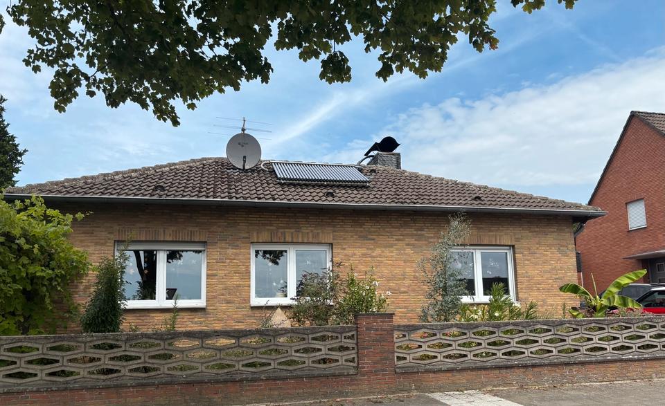 Thumbnail-Freistehender Bungalow mit großem Garten von privat