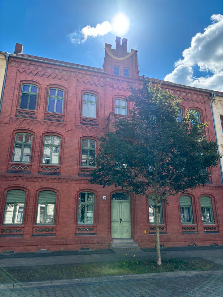 Thumbnail-Attraktive 3-Zimmer-Wohnung mit Einbauküche und Wintergarten