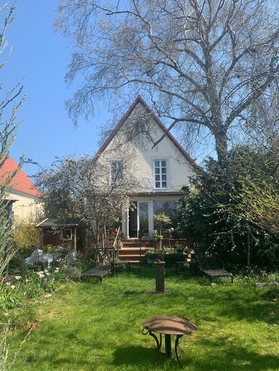 Thumbnail-Von privat: Einfamilienhaus 5,5 Zimmer nahe Uniklinik Magdeburg