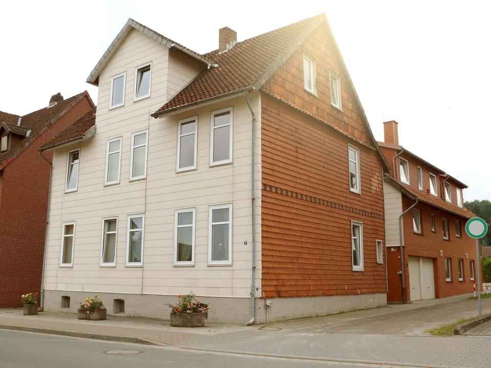Thumbnail-Helle Drei-Zimmer-Wohnung im Dachgeschoss mit 68 qm und Garten