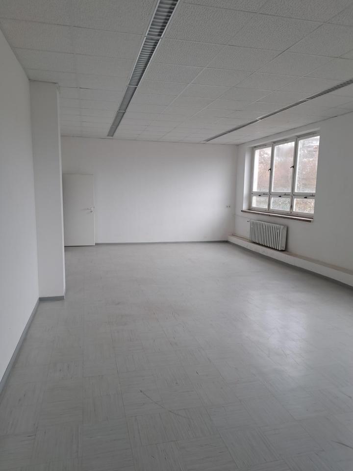 Thumbnail-Großzügige helle Bürofläche in einem reinen Gewerbeobjekt