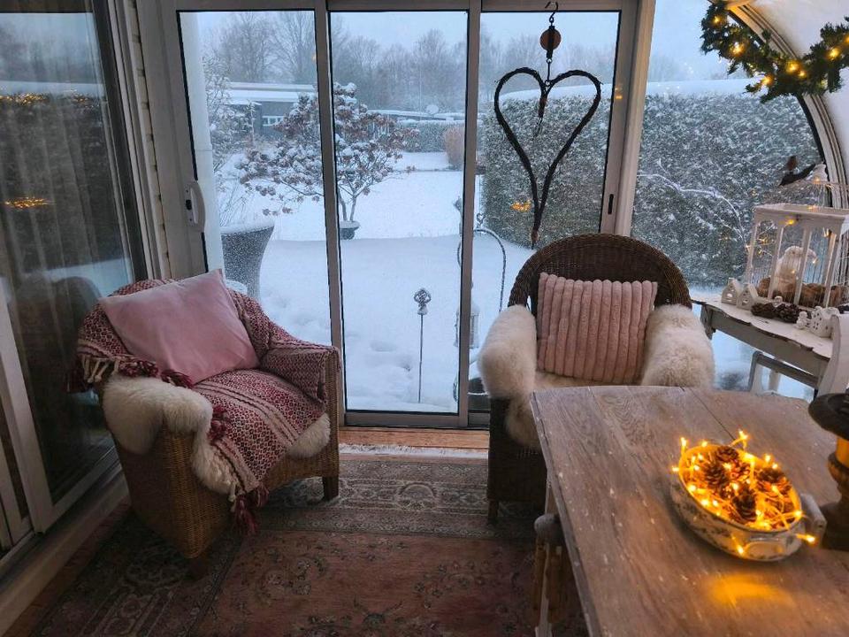 Thumbnail-Mobilheim mit Wintergarten, am See, auf einem Campingplatz
