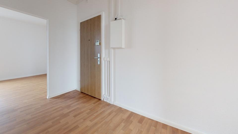 Thumbnail-Helle 2-Raum-Wohnung mit Dusche in der 5. Etage