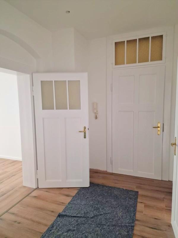 Thumbnail-Stilvolle und frisch renovierte 3-Zimmer-Wohnung m. Balkon, neuem Laminat 