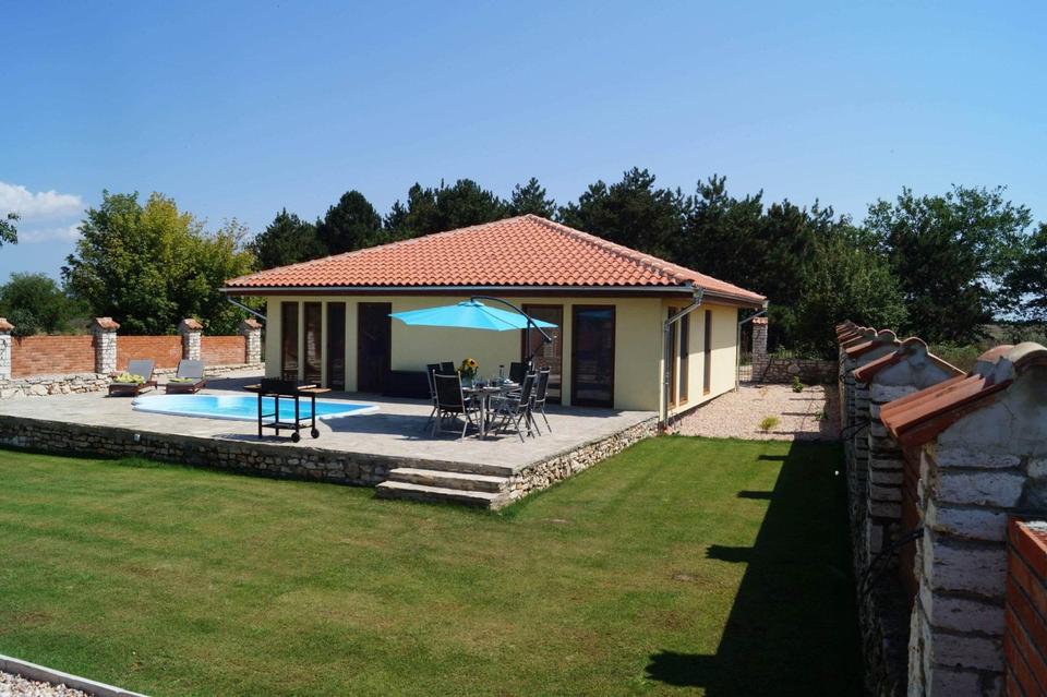 Thumbnail-6 Pers.-Ferienhaus mit Pool am Schwarzen MeerBulgarien