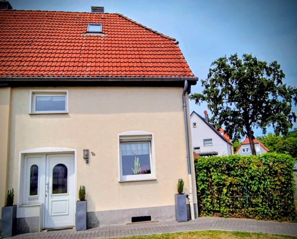 Thumbnail-Charmante Doppelhaushälfte mit großem Garten und Carport