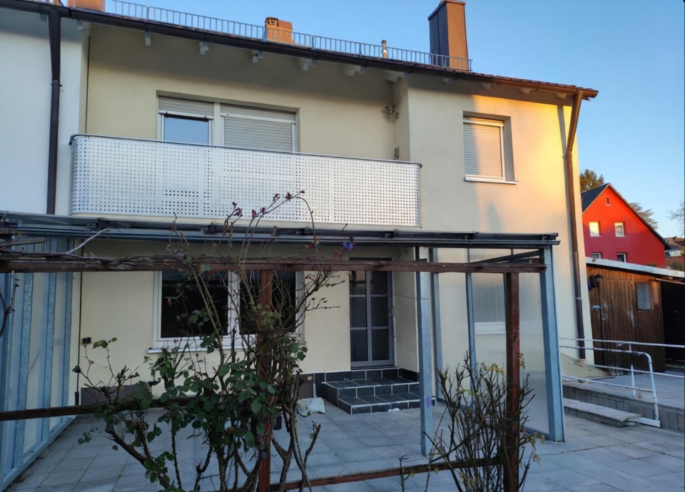 Thumbnail-Reihenhaus mit Garten in Nürnberg-St. Leonhard zu vermieten