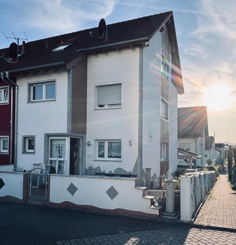 Thumbnail-Großzügiges Reihenhaus mit zusätzlichem, separaten Eingang