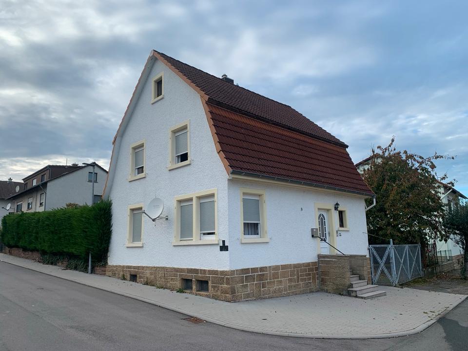 Thumbnail-Renovierungsbeduerftiges Einfamilienhaus in Eschelbronn