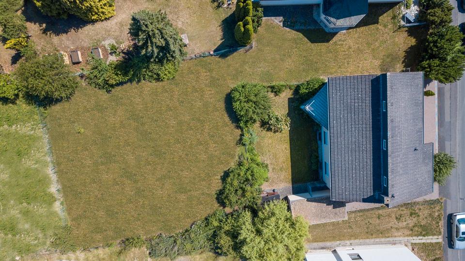 Thumbnail-Maklerfrei: Zweifamilienhaus + Baugrundstück, ruhig, gepflegt