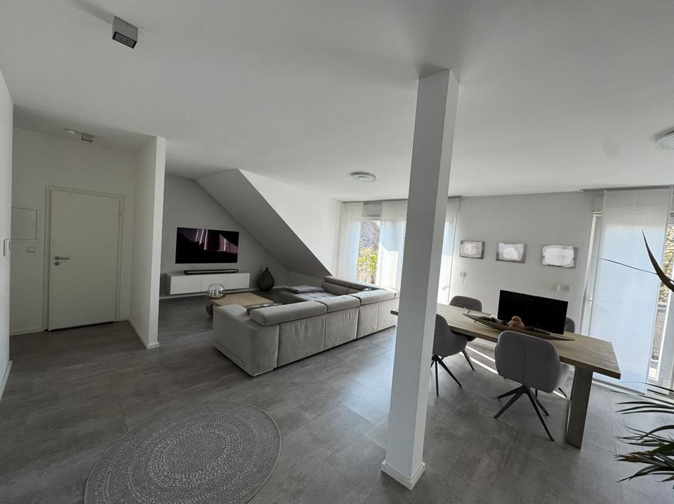 Thumbnail-Helle Dachgeschosswohnung mit Süd-West-Balkon, Garage & Blick ins