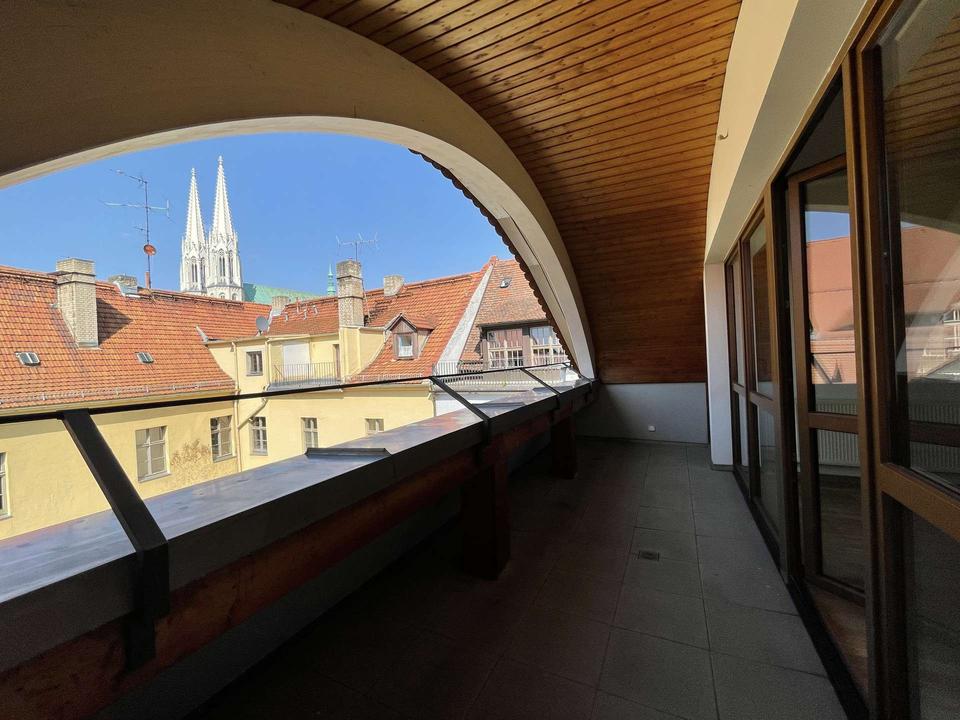 Thumbnail-Altstadtwohnung mit Balkon, Eeinbauküche & Peterskirchenblick – stilvolles Wohnen in bester Lage