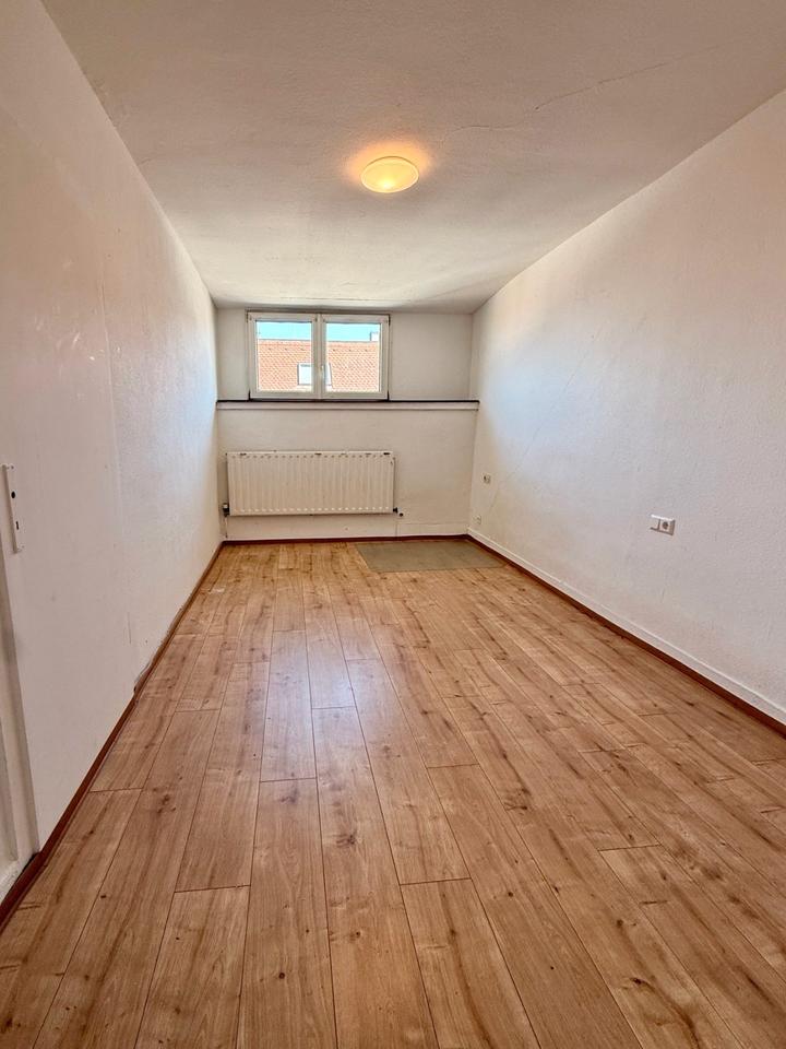 Thumbnail-Zimmer in 4-Zimmer Wohnung zu vermieten